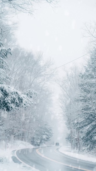 大雪纷飞，出门远行